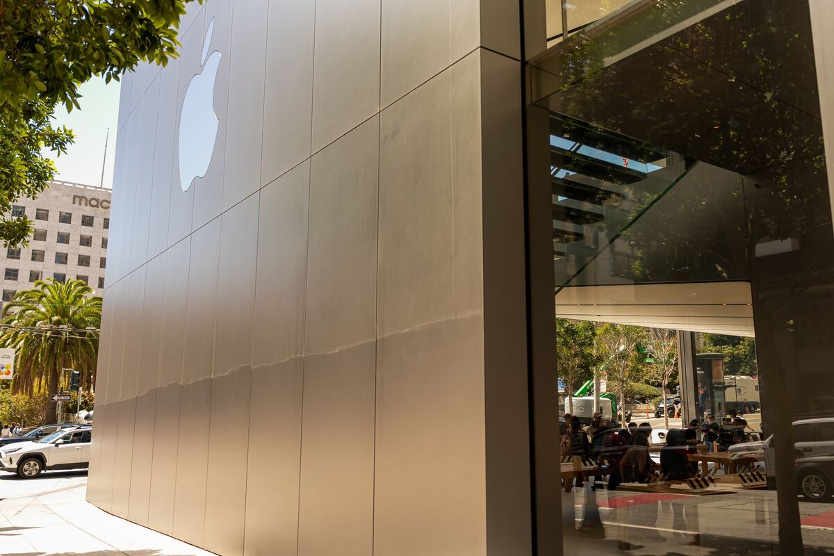 Apple Accuses OpenAI of Destroying Evidence in Trade Secrets Lawsuit